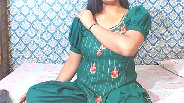 nikitahot3 online show from April 8, 11:54 am