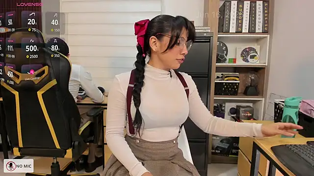 Snapshot of Office_Naughty_Girl chatting on June 16, 8:44 pm Office Naughty Girl online show from June 16, 8:44 pm