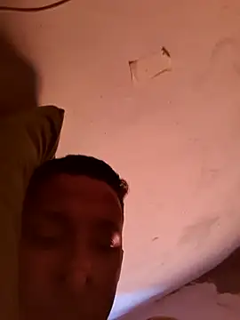 Snapshot of jhonjhon2131 chatting on November 20, 7:02 pm jhonjhon2131 online show from November 20, 7:02 pm
