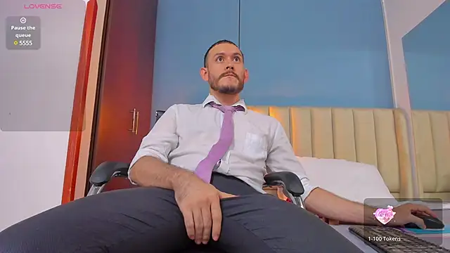 jeanpiere  online show from February 6, 3:37 am