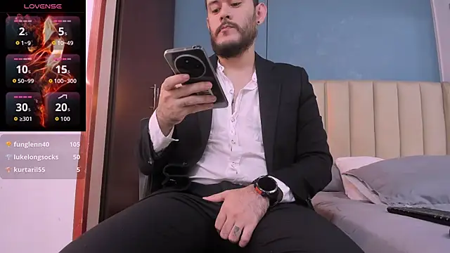 jeanpiere  online show from November 30, 1:15 pm