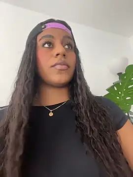 charlotteeruss online show from February 21, 6:20 pm