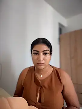 NatashaBrown12 online show from March 23, 9:30 pm