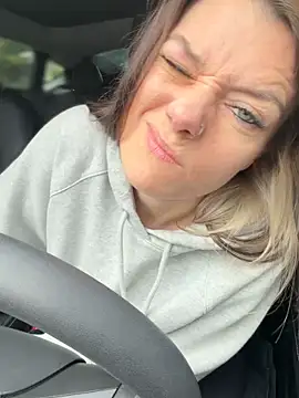 LadyLena1 online show from November 18, 6:45 pm