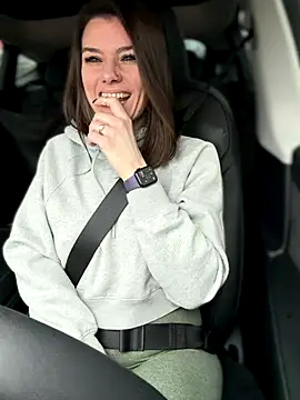 LadyLena1 online show from December 18, 9:10 pm