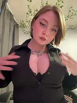 Snapshot of EmmySuiyugh chatting on April 11, 2:21 pm EmmySuiyugh online show from April 11, 2:21 pm