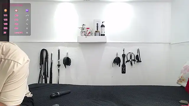 KinkyAllisonSub online show from October 31, 4:08 pm