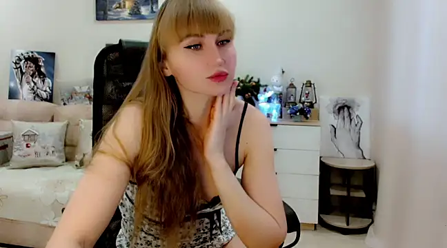 EveLove33 online show from February 19, 5:05 am