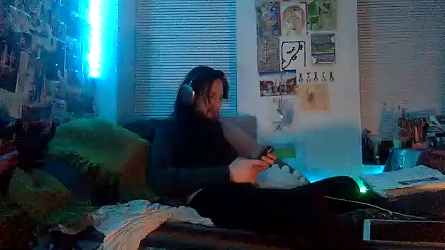 DownstairsSky online show from December 24, 6:33 am