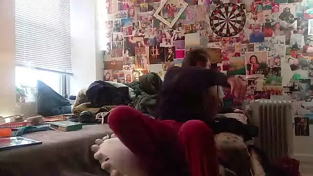 DownstairsSky online show from January 31, 1:02 pm