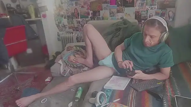 DownstairsSky online show from February 5, 2:05 pm