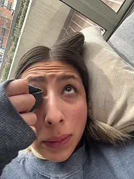 Ameellie online show from March 31, 2:50 pm