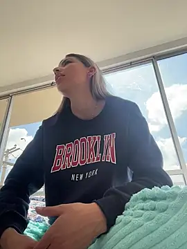 Ameellie online show from April 3, 2:26 pm