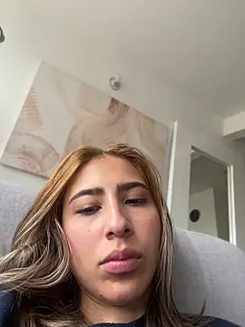 Snapshot of Ameellie chatting on June 20, 3:04 pm Ameellie online show from June 20, 3:04 pm
