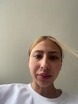 Snapshot of Ameellie chatting on June 25, 3:27 pm Ameellie online show from June 25, 3:27 pm