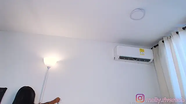 Snapshot of mollyrivera chatting on December 18, 5:41 pm mollyrivera online show from December 18, 5:41 pm