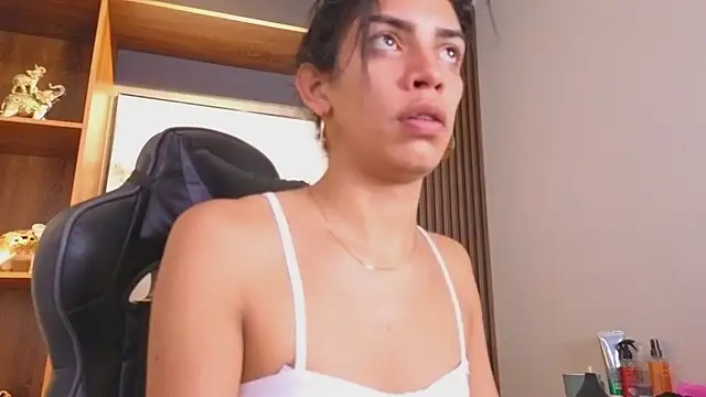 Alahia Rodriguez online show from April 9, 7:52 pm