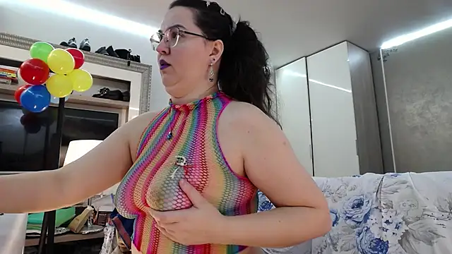 ILoveToFeelU online show from March 6, 2:35 pm