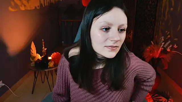 VeliraBraitberg online show from December 4, 11:19 am