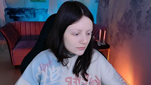 VeliraBraitberg online show from December 6, 5:09 am