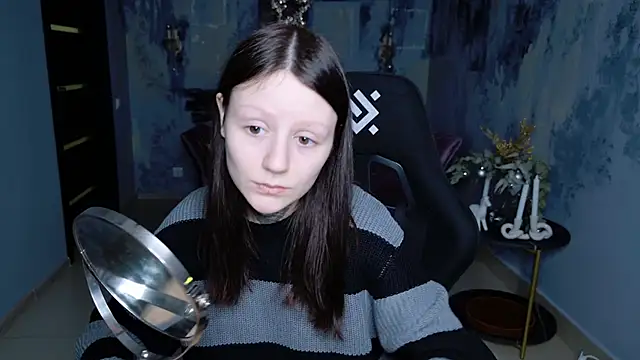 VeliraBraitberg online show from January 5, 5:09 am