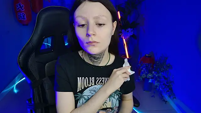 VeliraBraitberg online show from January 9, 5:13 am