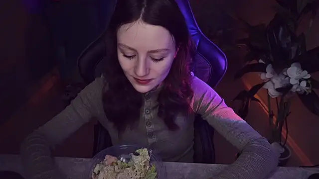 VeliraBraitberg online show from February 7, 11:12 am