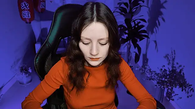 VeliraBraitberg online show from February 22, 8:07 am