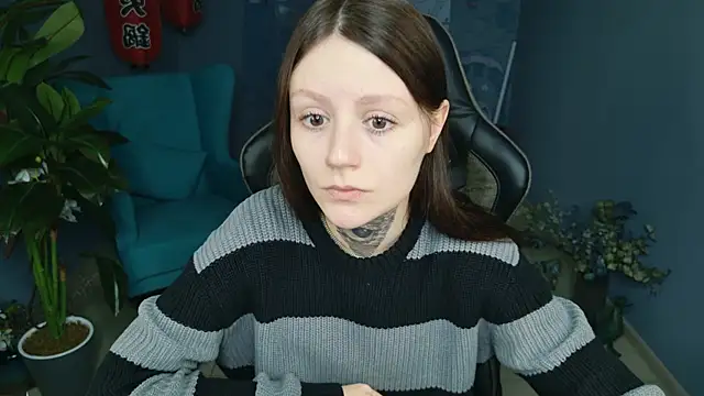 VeliraBraitberg online show from March 6, 5:03 am