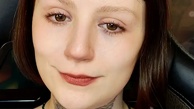 VeliraBraitberg online show from March 22, 8:08 am