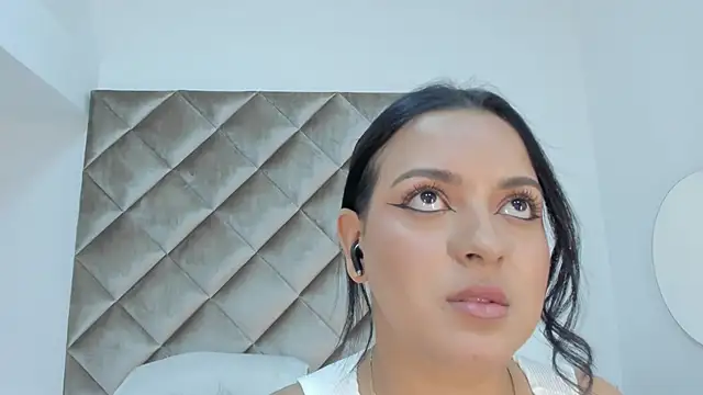 lea gray online show from February 17, 6:59 pm