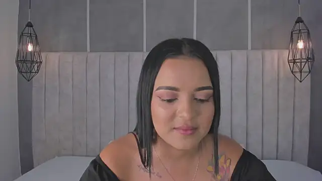 lea gray online show from February 24, 7:19 pm