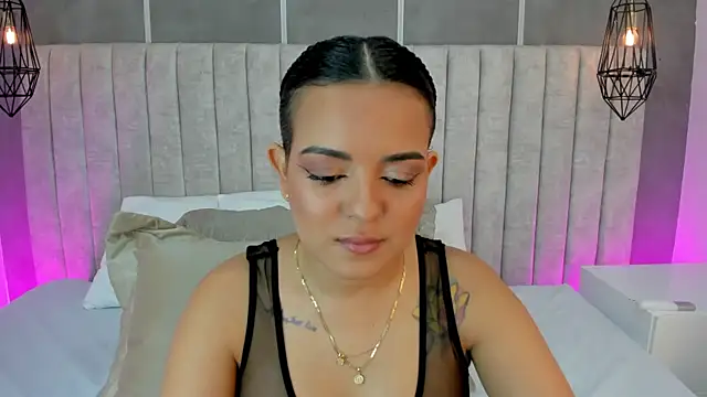 lea gray online show from October 24, 6:37 pm