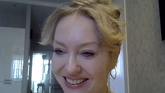 ZarinaSwift online show from February 13, 4:41 am