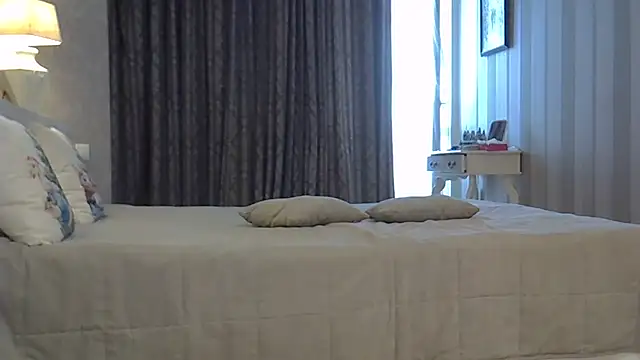 ZarinaSwift online show from March 10, 4:50 am