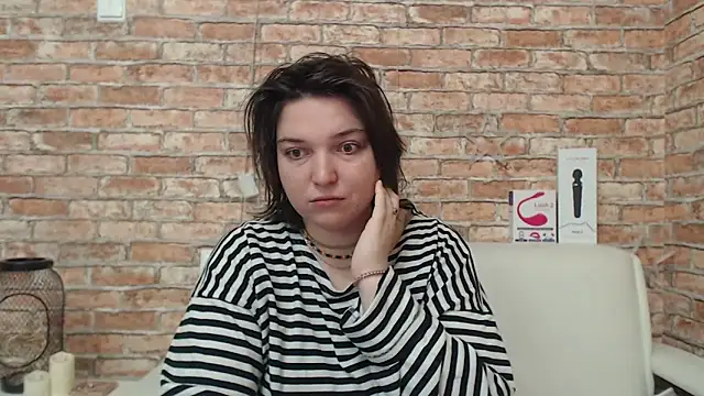 Amelia Kiss  online show from October 23, 12:32 am