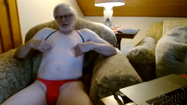 Snapshot of stripfun23 chatting on October 16, 8:10 pm stripfun23 online show from October 16, 8:10 pm