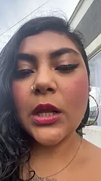 Juli Walker online show from March 18, 2:31 pm