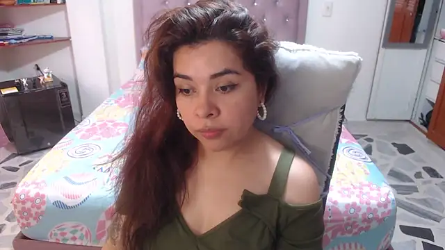 Snapshot of Ana_Bella91 chatting on June 18, 6:23 pm Ana Bella91 online show from June 18, 6:23 pm