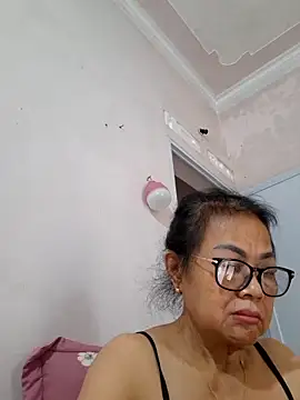 Snapshot of Hotestlove chatting on June 8, 11:38 pm Hotestlove online show from June 8, 11:38 pm
