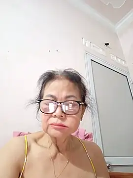 Snapshot of Hotestlove chatting on June 22, 8:33 am Hotestlove online show from June 22, 8:33 am