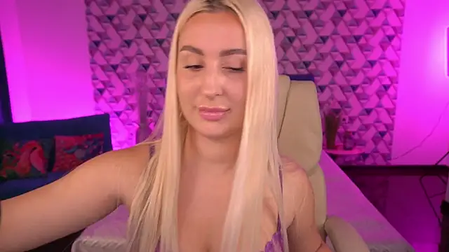 Snapshot of LiaBrazzerr chatting on May 16, 2:27 pm LiaBrazzerr online show from May 16, 2:27 pm