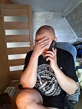 Snapshot of Foxyshaved chatting on May 3, 8:09 am Foxyshaved online show from May 3, 8:09 am