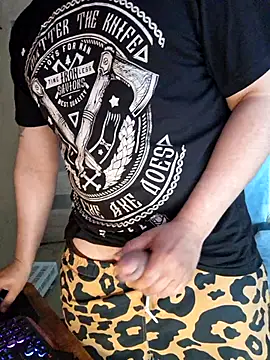 Snapshot of Foxyshaved chatting on May 17, 10:22 am Foxyshaved online show from May 17, 10:22 am