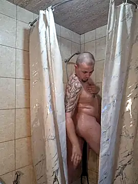 Snapshot of Foxyshaved chatting on May 19, 6:31 am Foxyshaved online show from May 19, 6:31 am