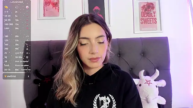 IsadoraGalle  online show from April 14, 4:13 pm