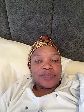 slimcateee online show from June 3, 9:01 am