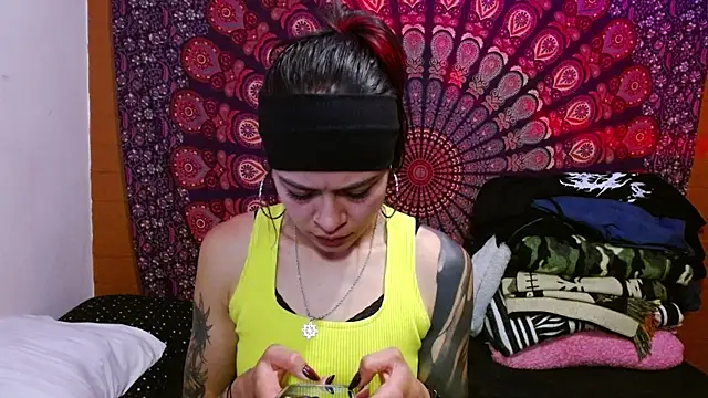 Snapshot of AbbySccott chatting on June 26, 12:37 am AbbySccott online show from June 26, 12:37 am