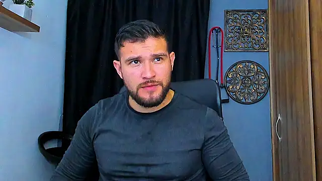 AndrewDiaz online show from February 13, 7:04 am