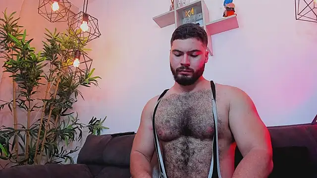 Snapshot of SebastianVilla_ chatting on June 10, 9:25 pm SebastianVilla online show from June 10, 9:25 pm